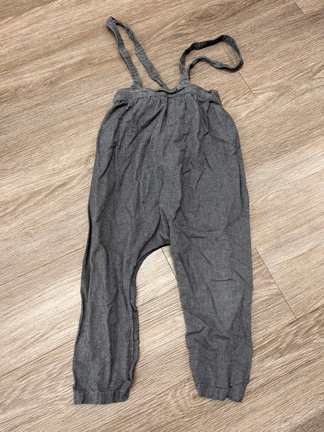 Nest & Nurture suspender pants – Grey Chambray 5/6 years