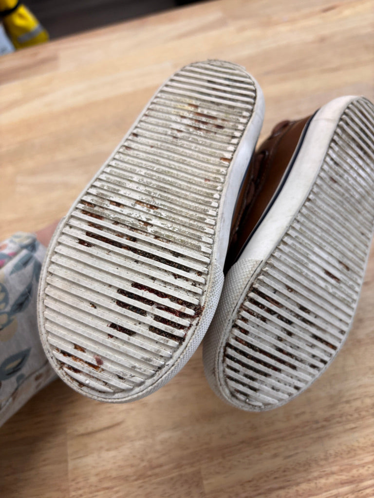 Old Navy Boat Shoes – Size 7