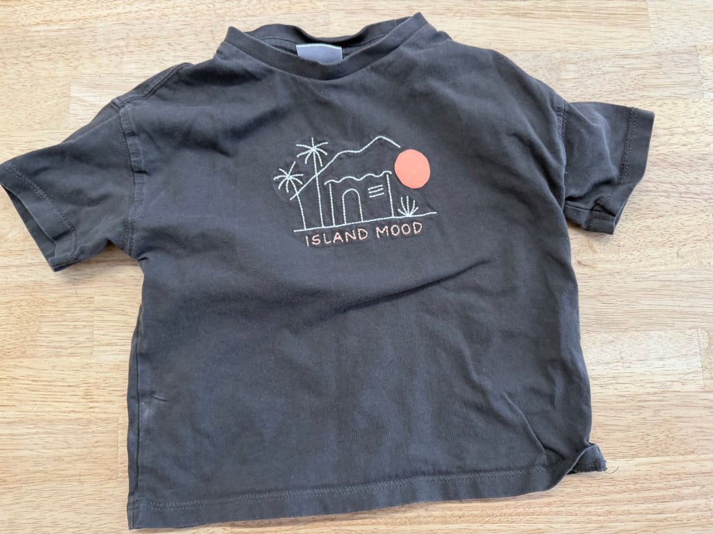 Zara Shirt – 2T | Island Mood, Charcoal Grey - Nest and Sprout - Consignment