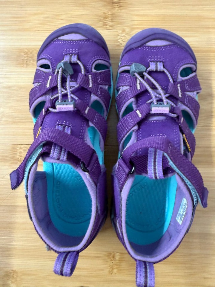 Keen Closed - Toe Sandals – Junior 2 | Purple Washable Like New - Nest and Sprout - Consignment