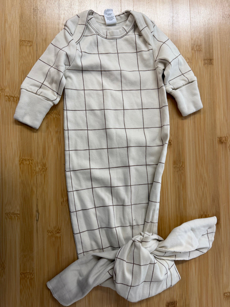 Colored Organics Knotted Gown – Newborn | Cream Brown Squares