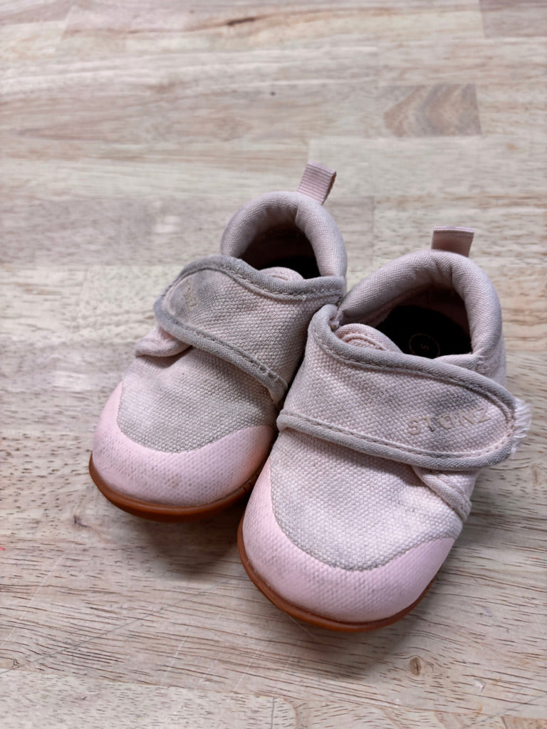 Stonz Canvas Shoes – 5 (4.5" insole)