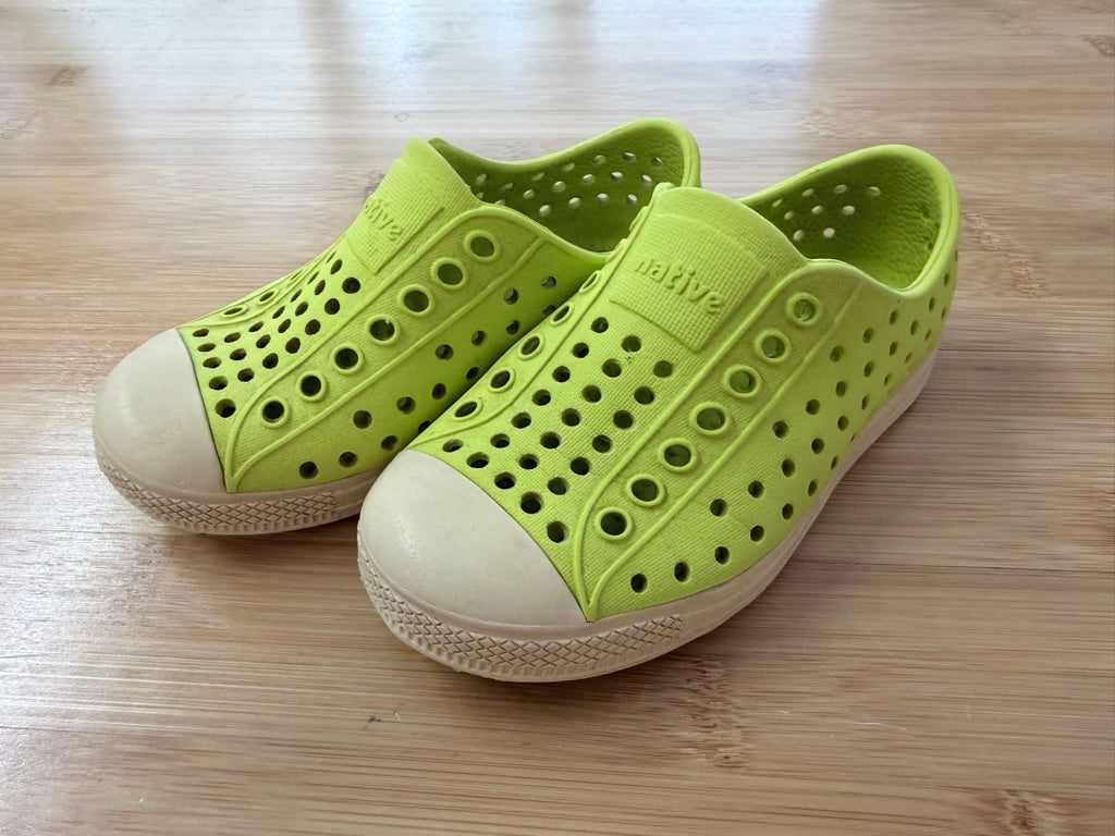 Native Shoes – C8 (EU 24) | Neon Green | Play