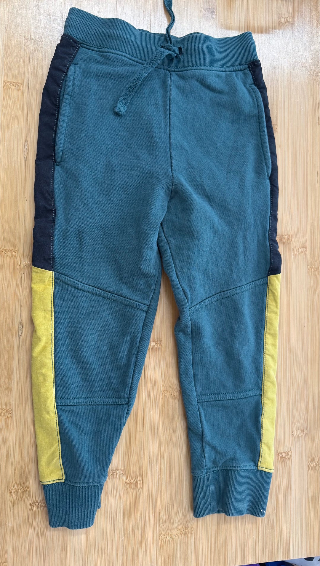 Hanna Andersson Green Sweatpants – 6/7 | Play