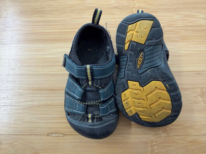 Keen Closed-Toe Sandals – 5 | Dark Blue & Black - Nest and Sprout-Consignment