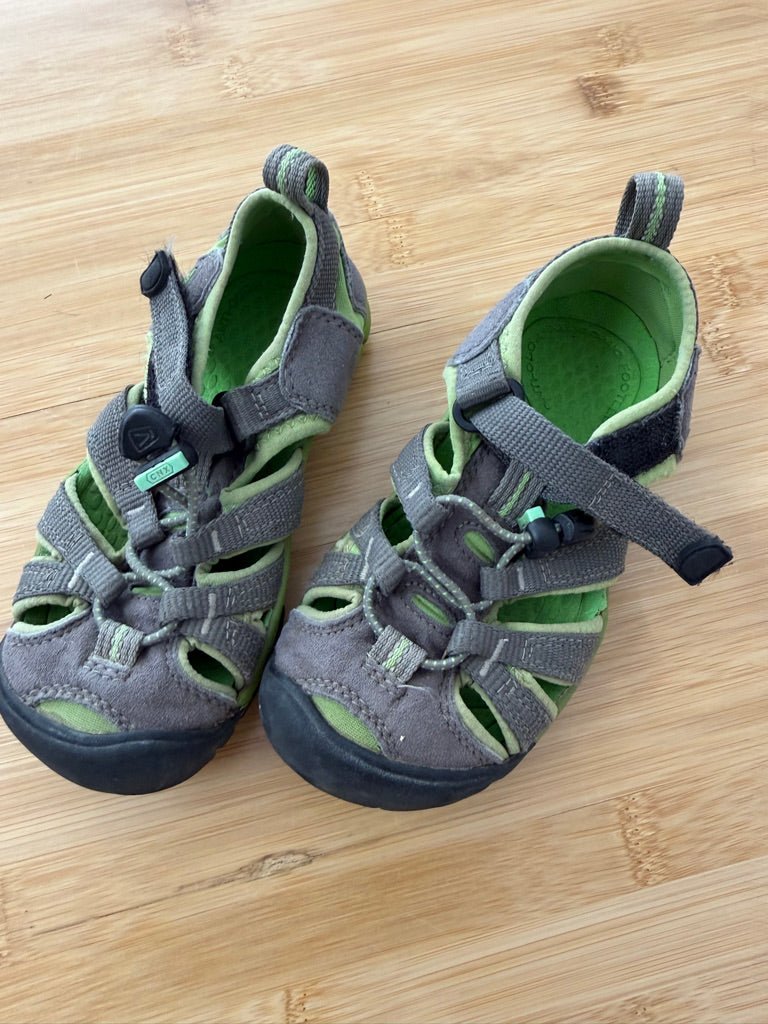 Keen Closed Toe Sandals – 10 | Green and Grey - Nest and Sprout-Consignment