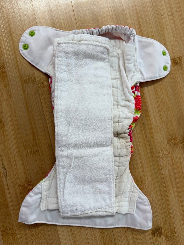 Blueberry Organic Simplex All-In-One Diaper – One Size | Strawberry Print - Nest and Sprout-Consignment