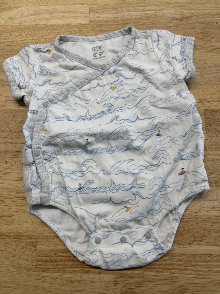 Nest Designs Kimono Bodysuit – 3–6M | Waves Muslin - Nest and Sprout - Consignment