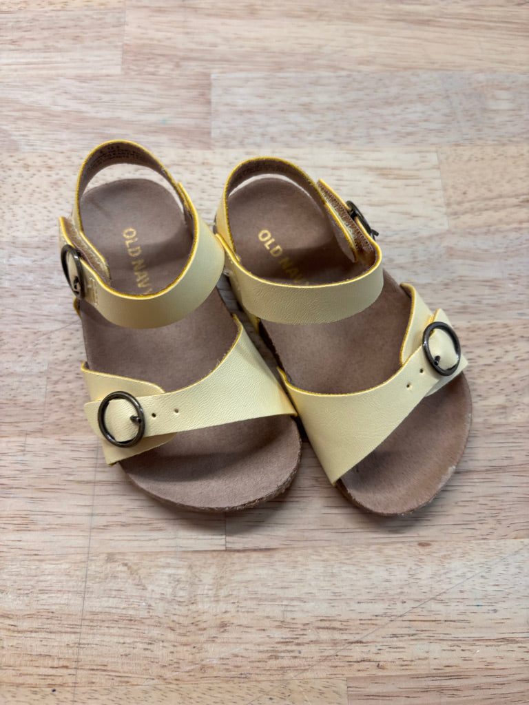 Old Navy Faux-Leather Sandals – Size 4 Light Yellow