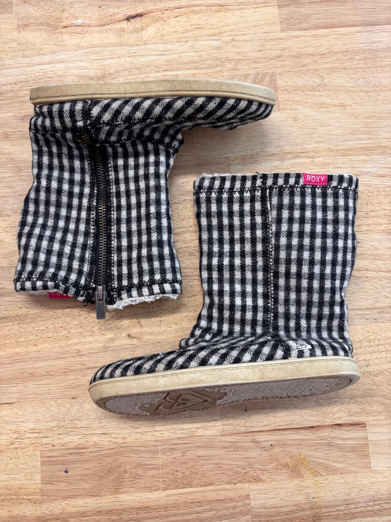Roxy Gingham Zip-Up Shoes – Size 11/3