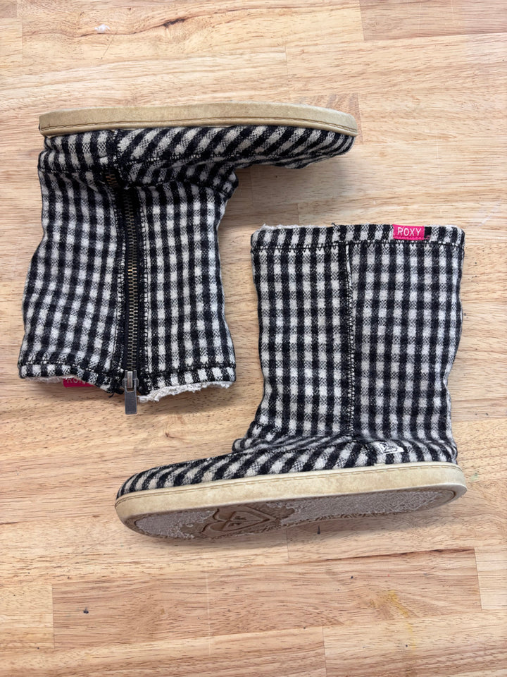 Roxy Gingham Zip-Up Shoes – Size 11/3