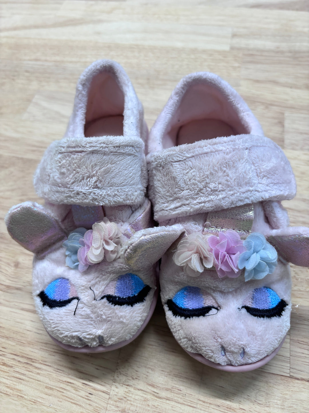 Size 9/10 Unicorn Slippers