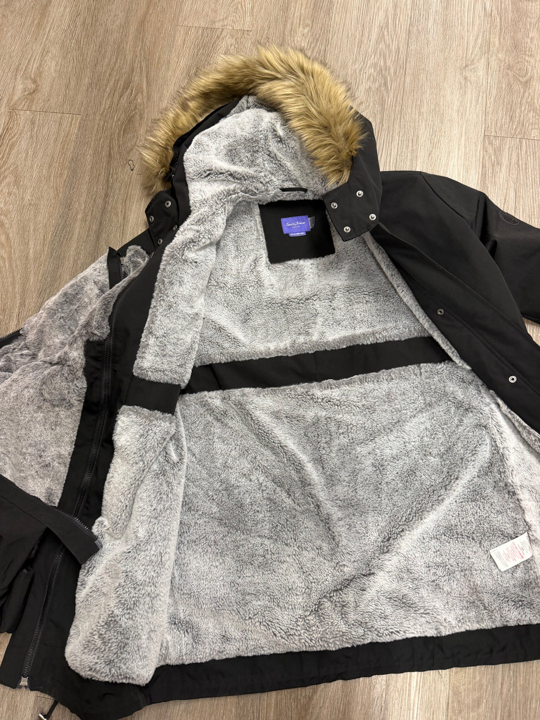 Seraphine Babywearing/Maternity Winter Jacket – 4 US (Petite) | Black | Faux Fur Hood