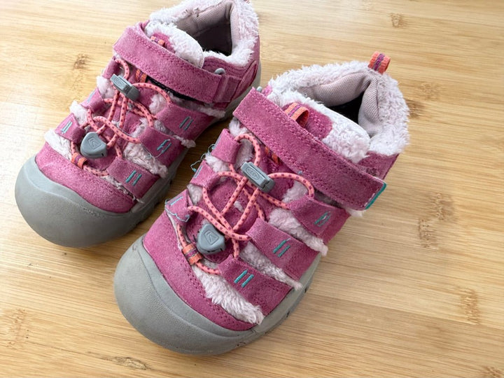 Keen Shoe – 2 | Pink Elastic Lace Faux Fur | Play - Nest and Sprout-Consignment