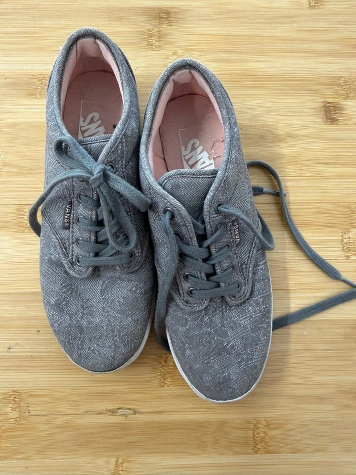 Vans Lace-Up Sneakers – EU 34.5 (Youth) | Light Grey & Pink - Nest and Sprout-Consignment