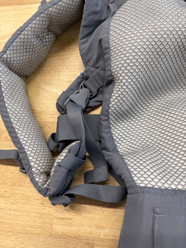 Beco Toddler Carrier Charcoal Grey | 18M+ (20–60 lb) - Nest and Sprout - Consignment