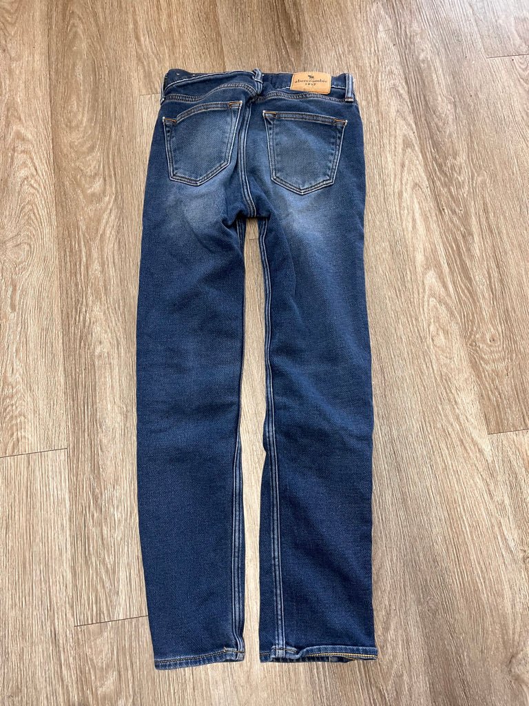 Abercrombie Kids Slim Straight Jeans – Size 13/14 - Nest and Sprout - Consignment