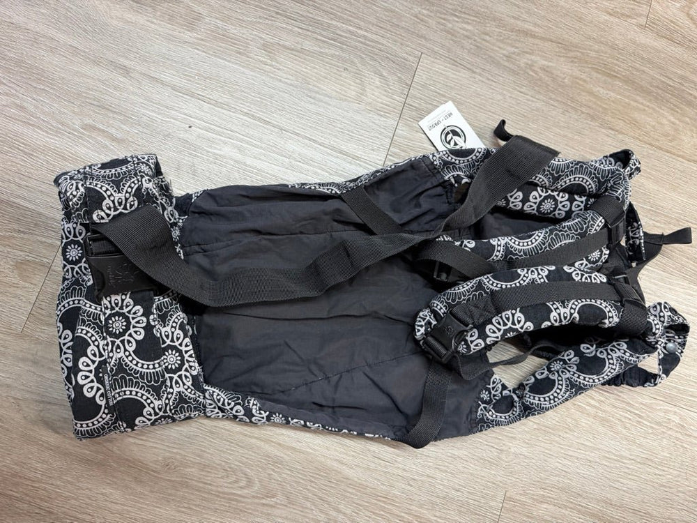 Ergobaby Carrier – Petunia Pickle Bottom Print | Black All-Over Print with Hood - Nest and Sprout-Consignment