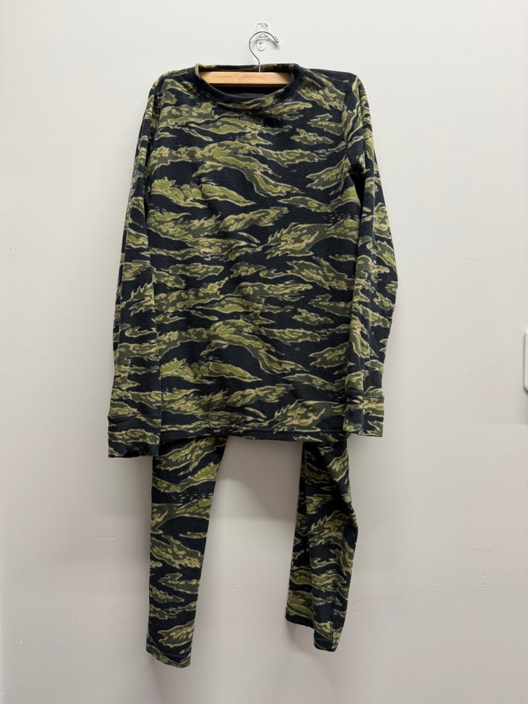 Burton Camo Fleece Base Layer – Youth XL - Nest and Sprout-Consignment