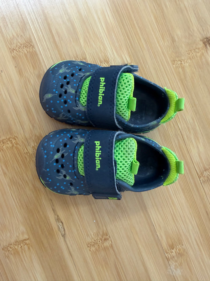 Stride Rite Phibian Water Shoes – 4 | Navy