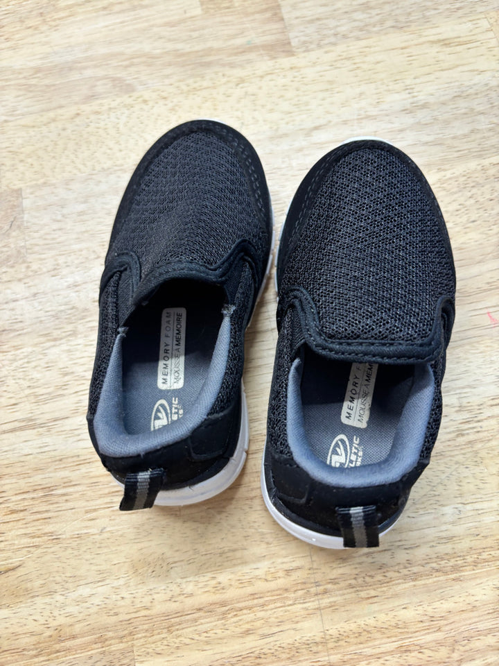 Athletic Works Pull-On Sneakers – 6