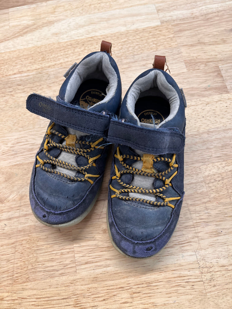 OshKosh Outdoor Shoes – Size 9