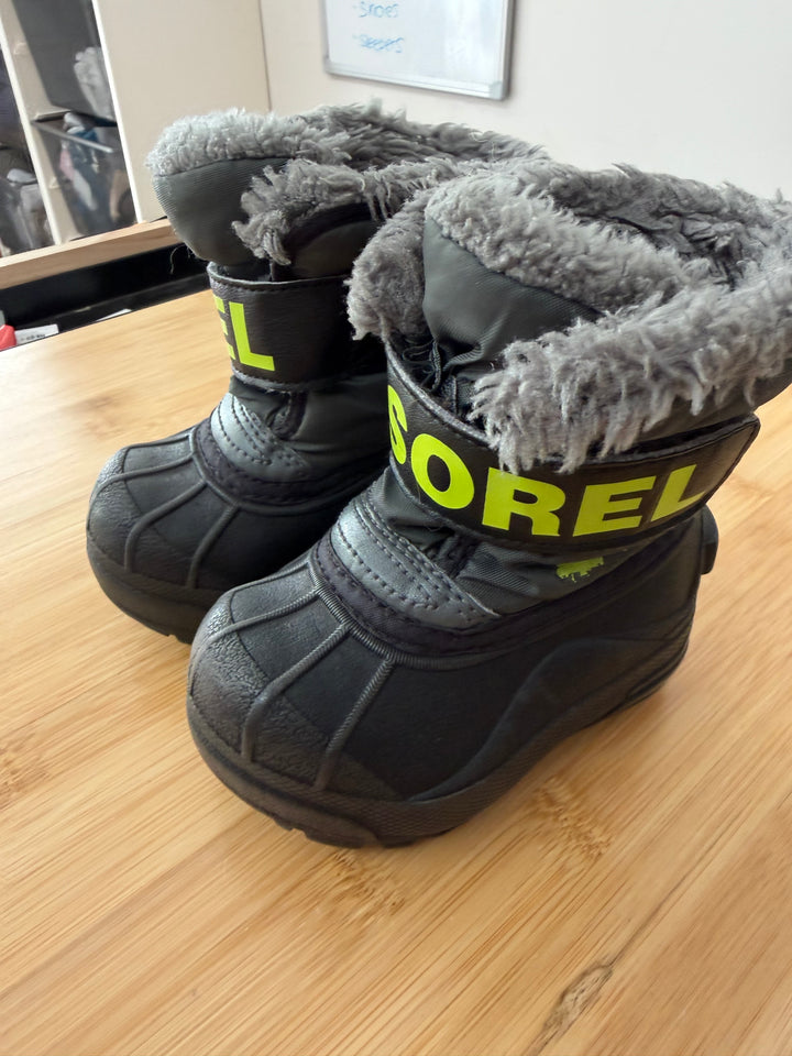 Sorel Galosh Style Boot – 5 | Black and Neon Green Print