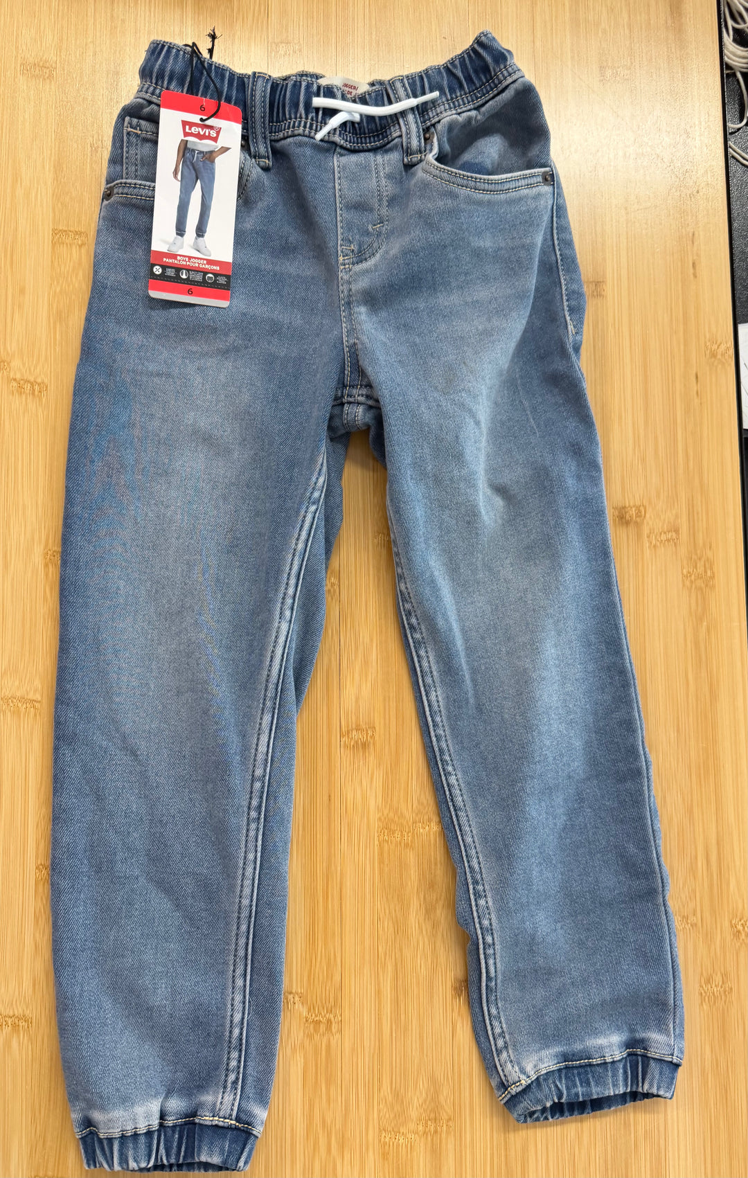 Levi's Joggers – 6 | NWT