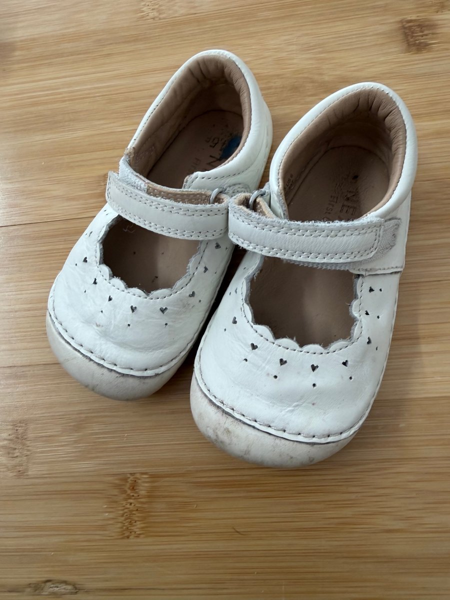 NEXT First Crawler Mary Jane Shoes – 5.5/6 | White Leather Standard Fit - Nest and Sprout-Consignment