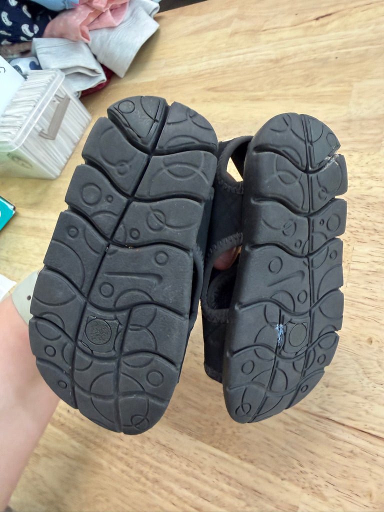Nike Water Sandals – 5/6 Est. | Black Velcro - Nest and Sprout - Consignment