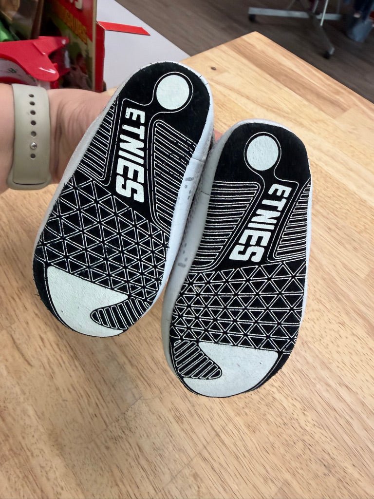 Etnies Crib Shoes – 2 - Nest and Sprout - Consignment