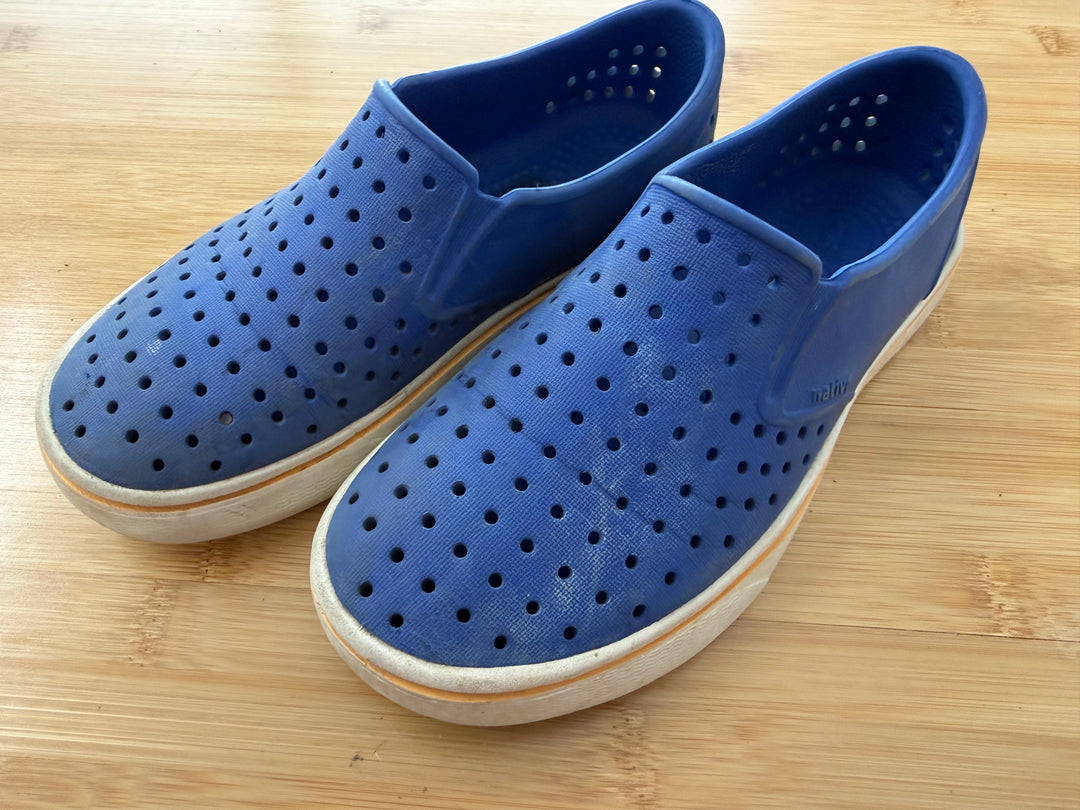 Native Shoes Miles – 24cm Outsole | Blue | Play