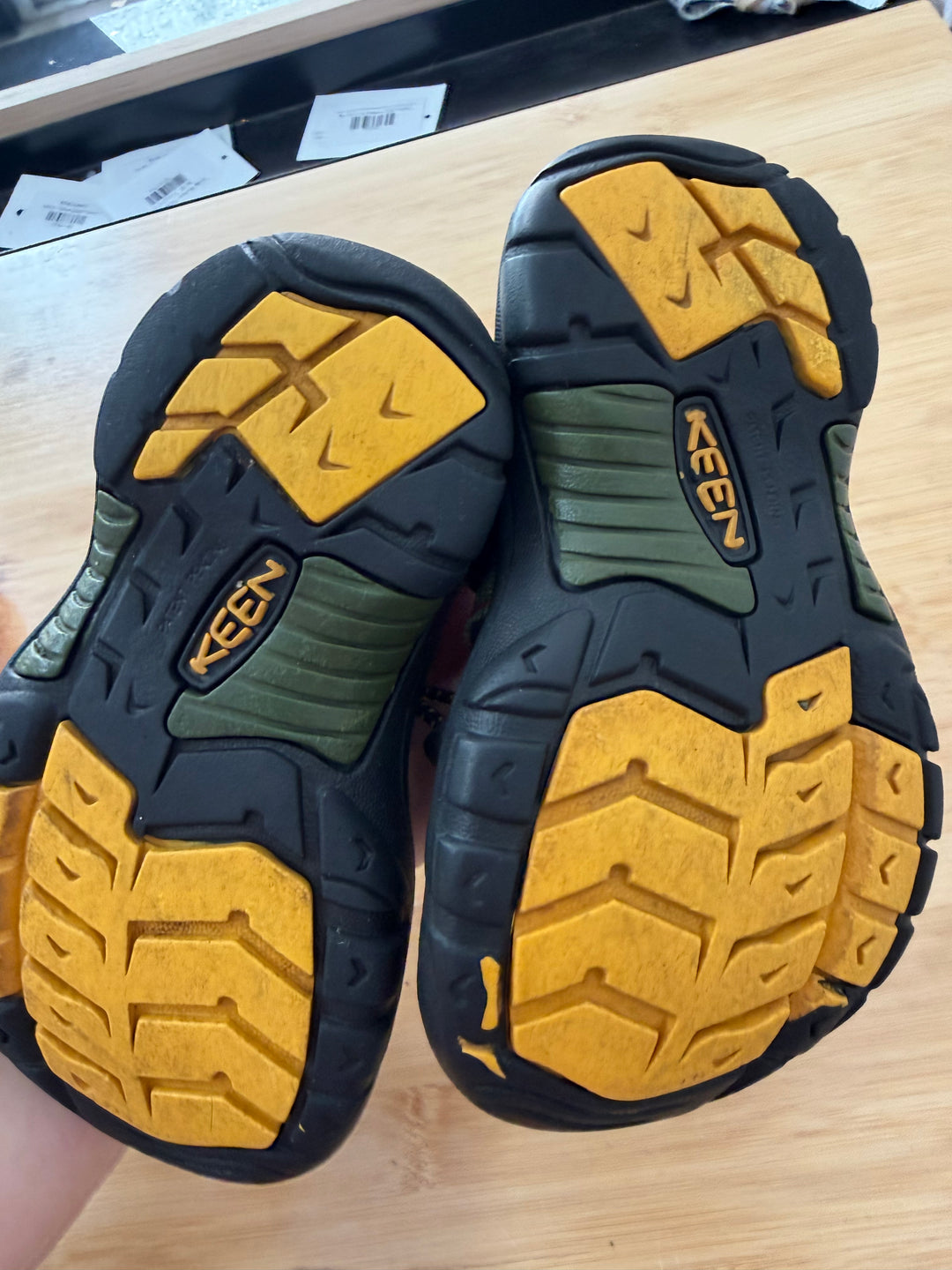 Keen Closed Toe Water Sandal – 10 | Green