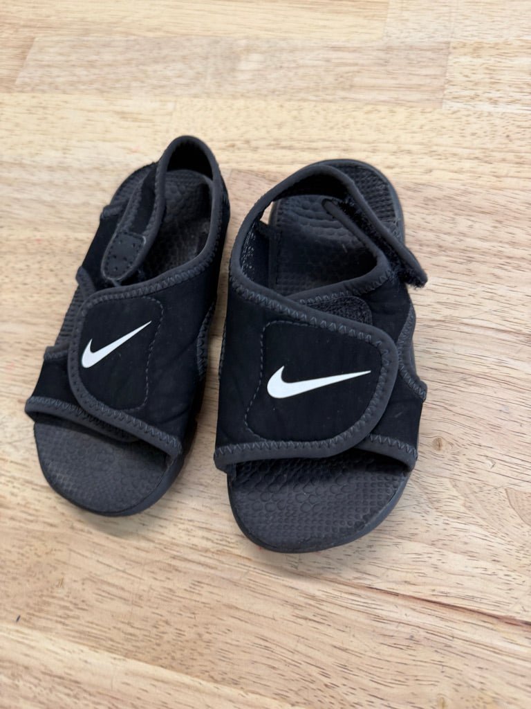 Nike Water Sandals – 5/6 Est. | Black Velcro - Nest and Sprout - Consignment