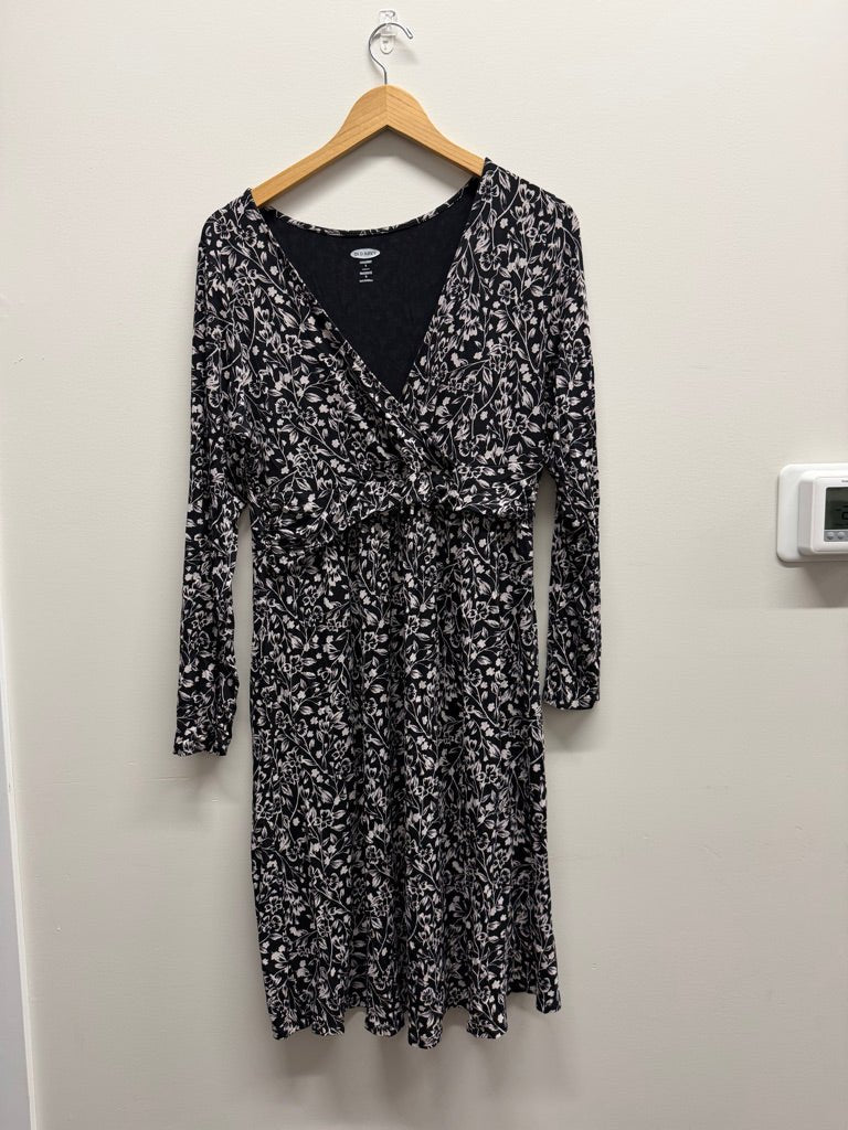 Old Navy Maternity Dress – L | Black Floral - Nest and Sprout - Consignment