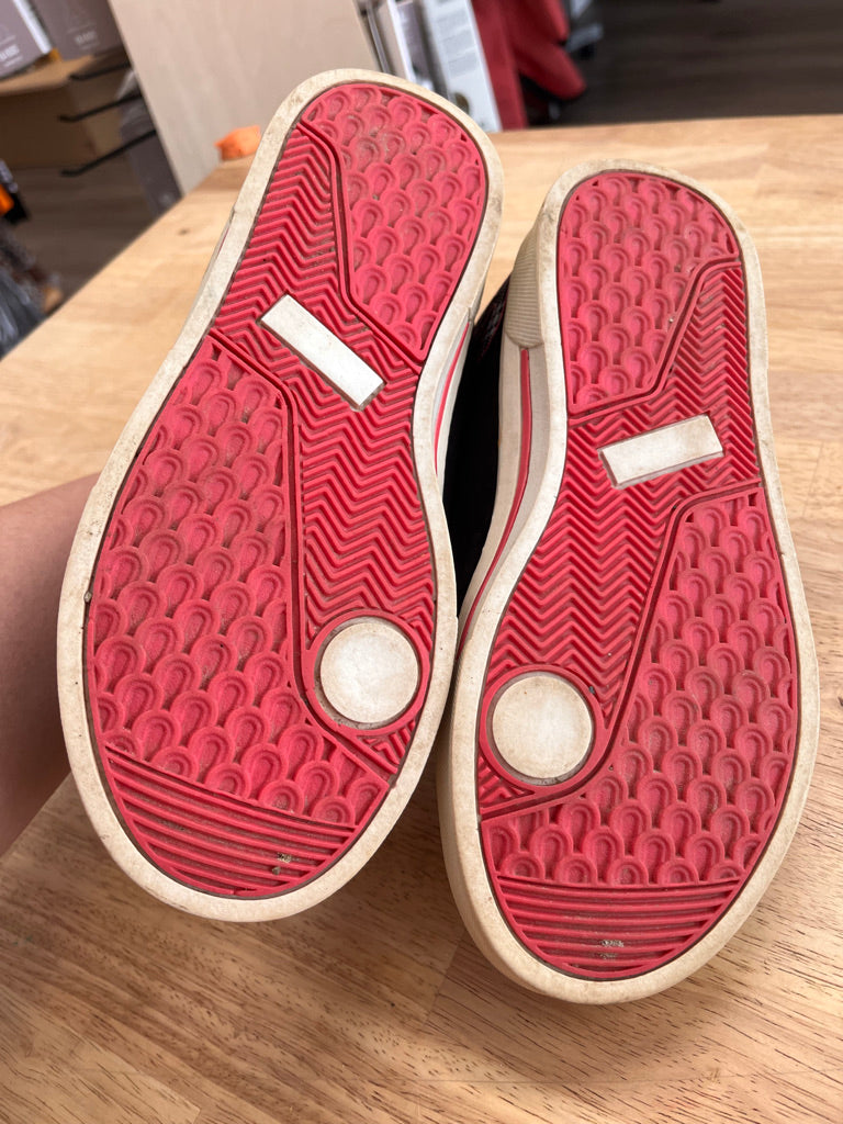 Skateshop Sneakers – Youth 5 Black & Orange