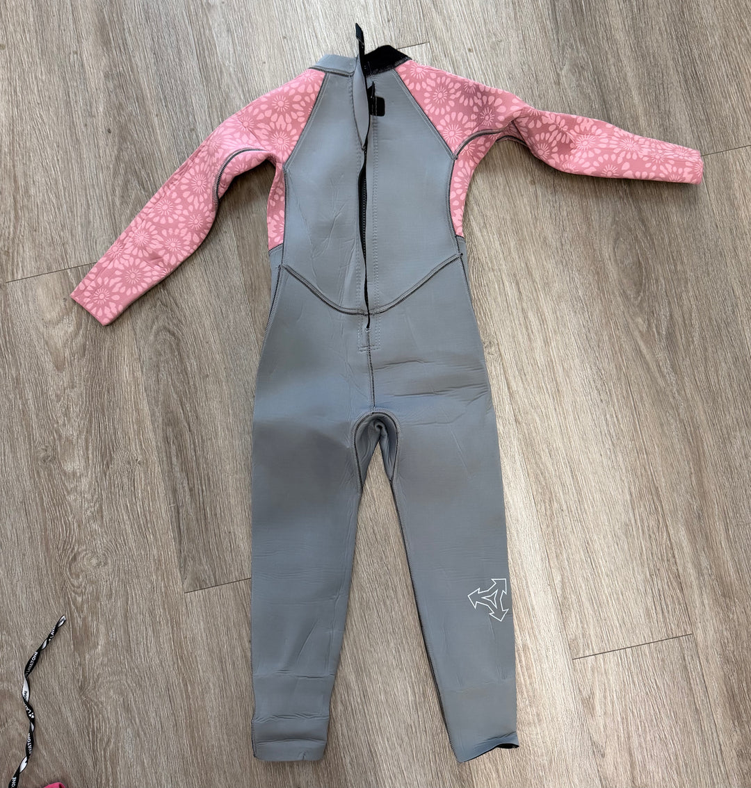 Xcel Wetsuit – 4 | Dusty Pink & Grey