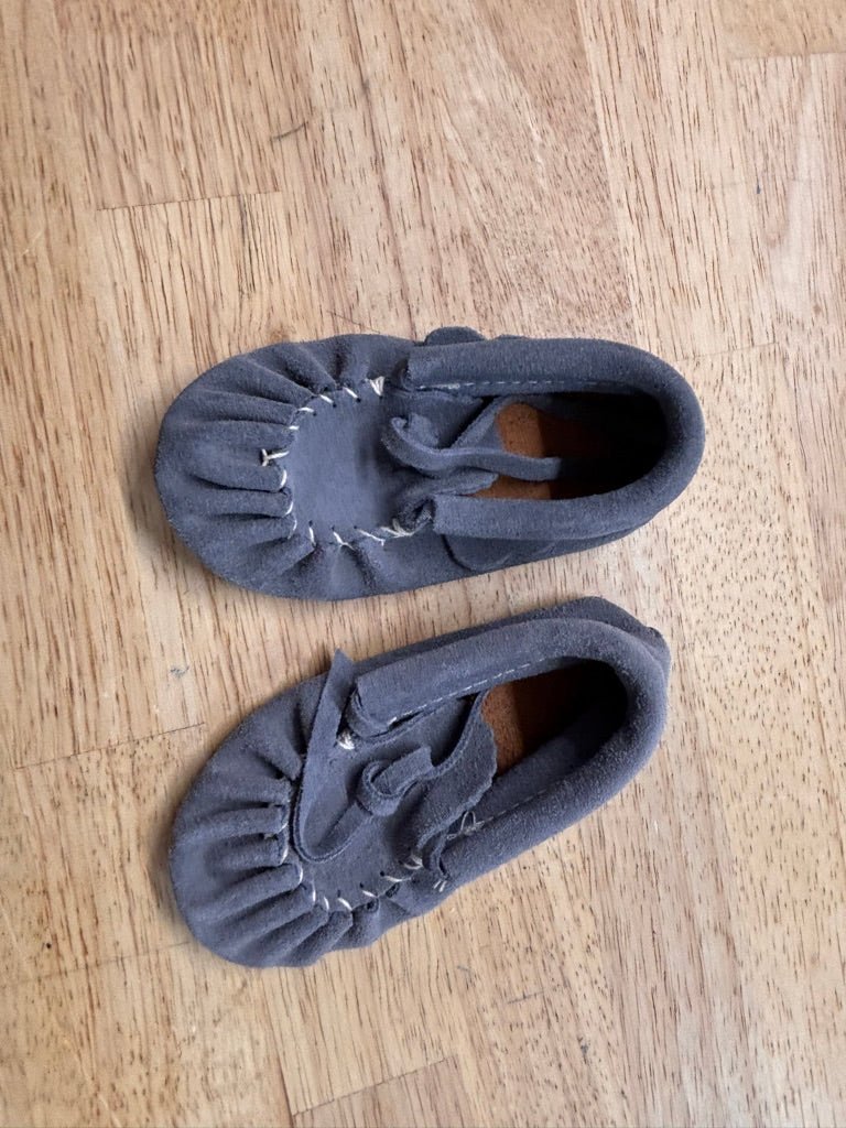 Moccasins – Size B4 (Made in Canada) - Nest and Sprout - Consignment