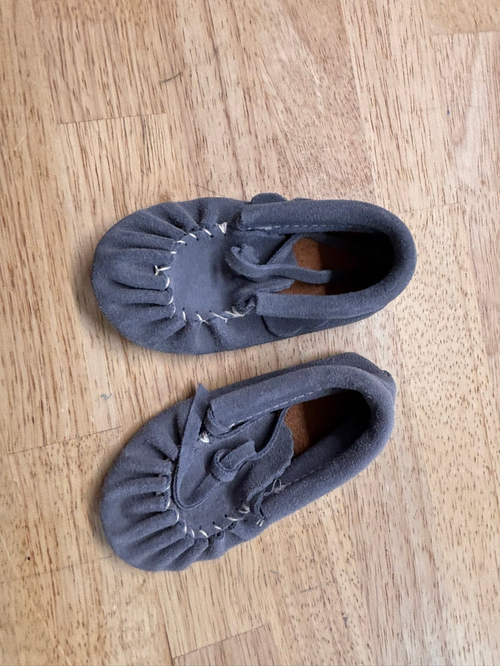 Moccasins – Size B4 (Made in Canada)