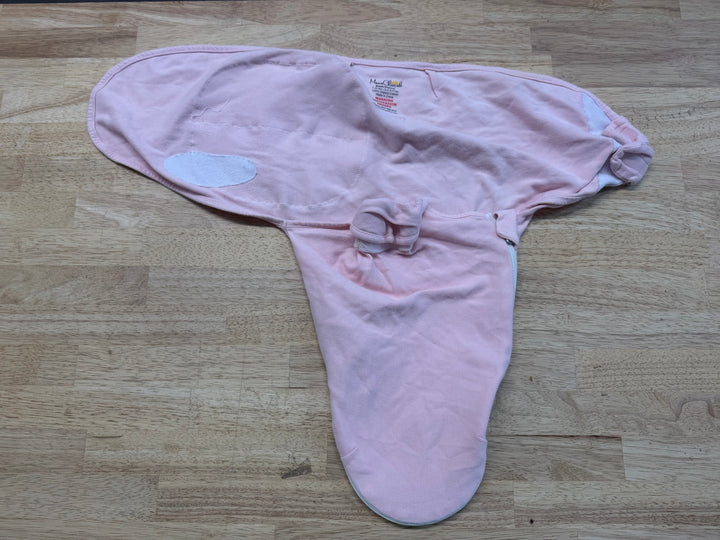 Mama Cheetah Velcro Swaddle Sleep Sack – 7–14 lbs | Light Pink Organic Cotton Zip