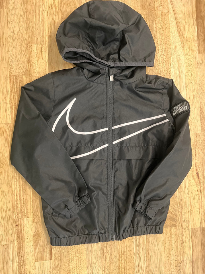 Nike Windbreaker – 4 | Lightweight