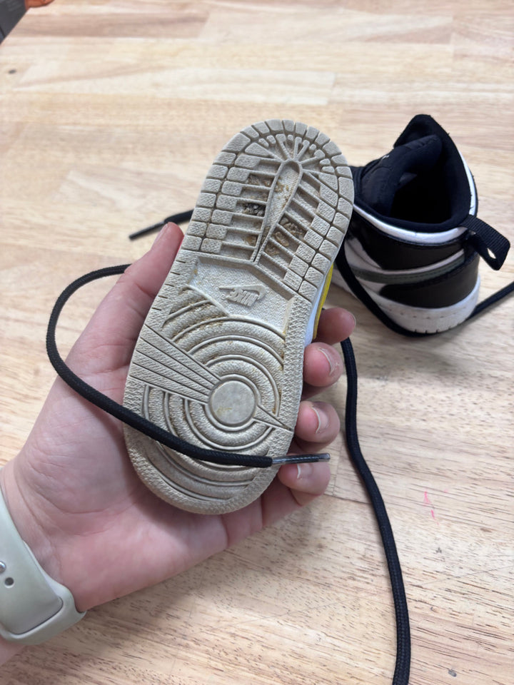 Air Jordan High Tops – 7 (Lace-Up)