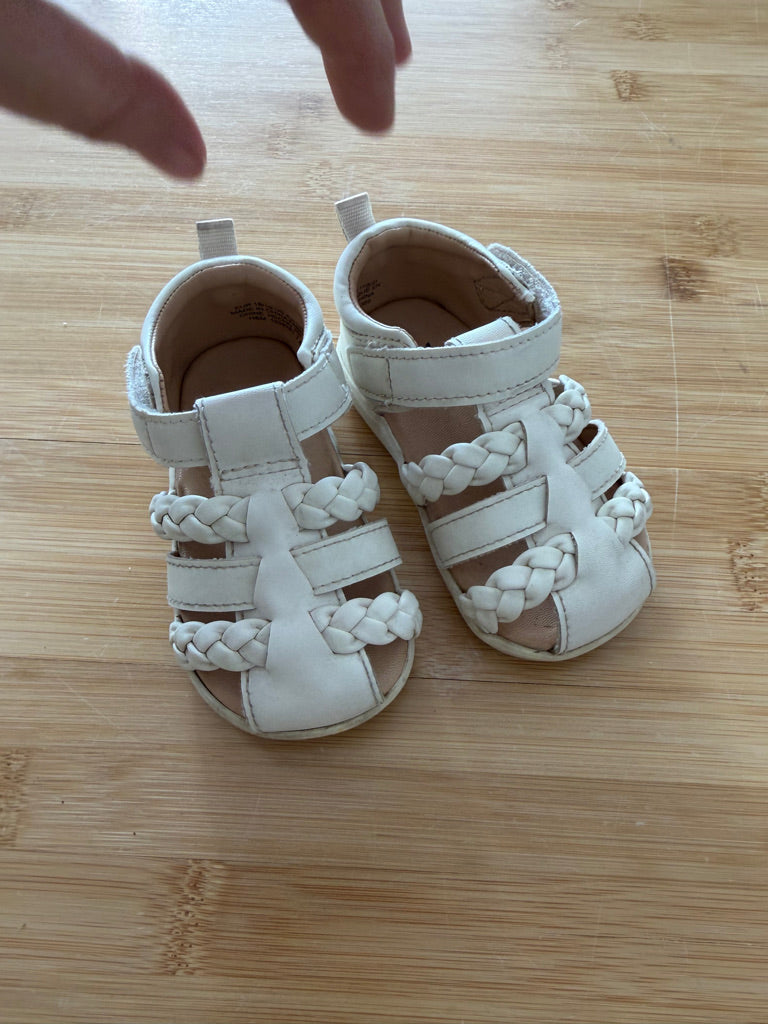 H&amp;M Sandals – 4 | White | Closed Toe | Braided