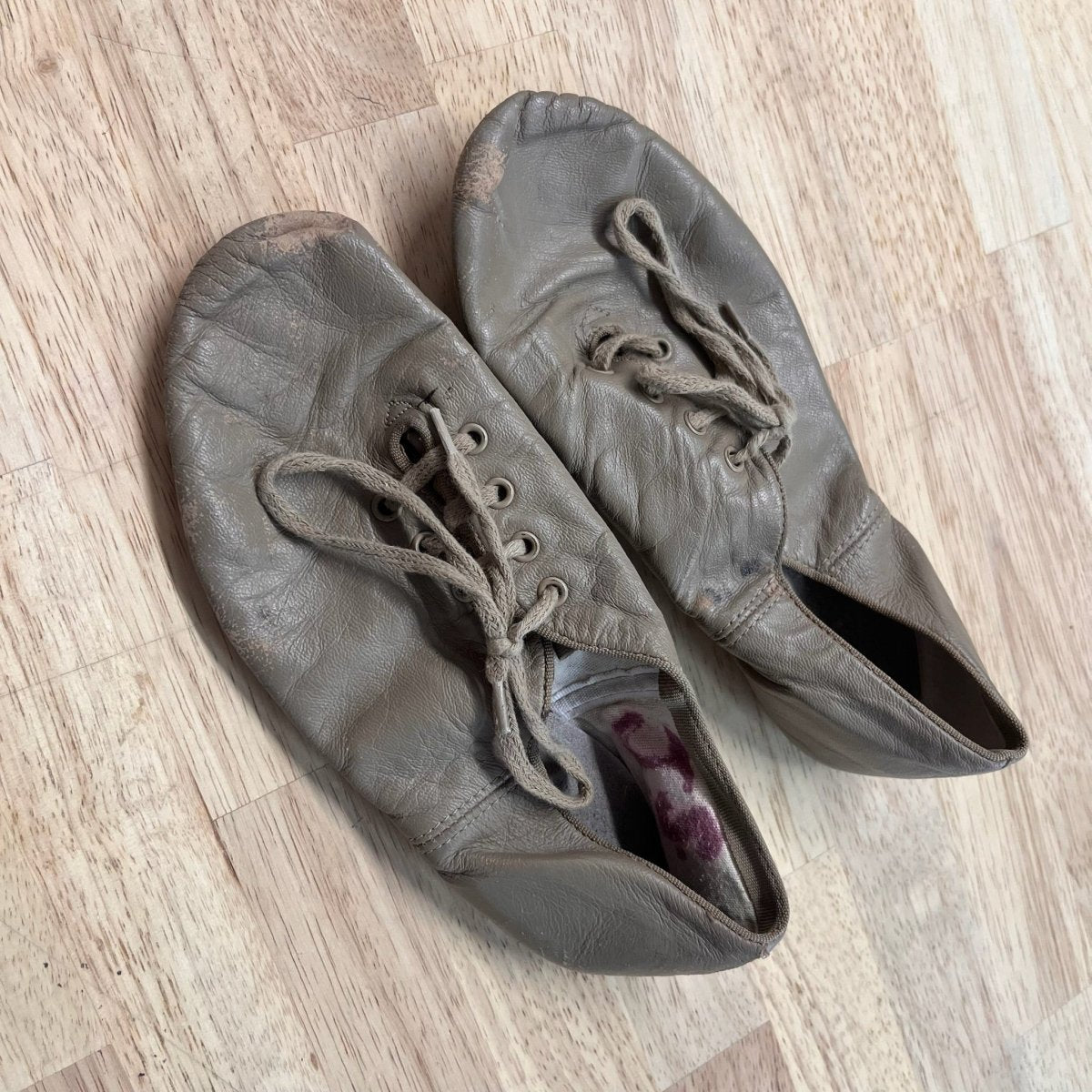 Capezio Tap Shoes – Size 6M, Fair Condition - Nest and Sprout - Consignment
