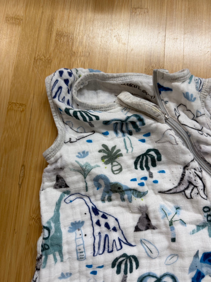 Loulou Lollipop Safari Dinosaur Sleep Sack – 0–6M | White Muslin 0.5 Tog