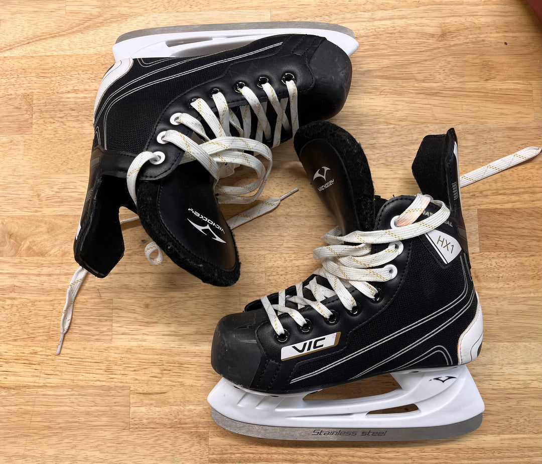 Vic Hockey Skates – Size 2