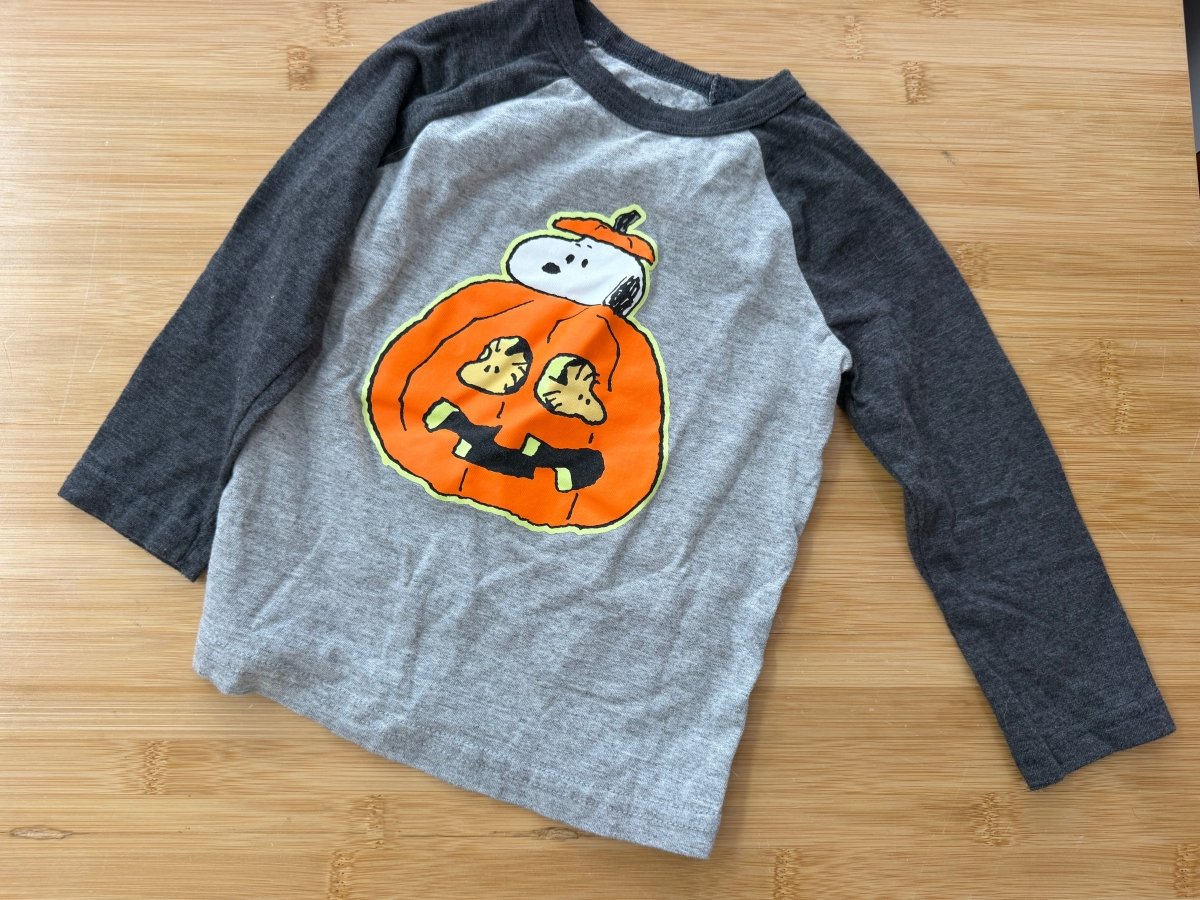 Jumping Beans Snoopy Halloween Shirt – 18 Months | Light Grey and Charcoal - Nest and Sprout-Consignment