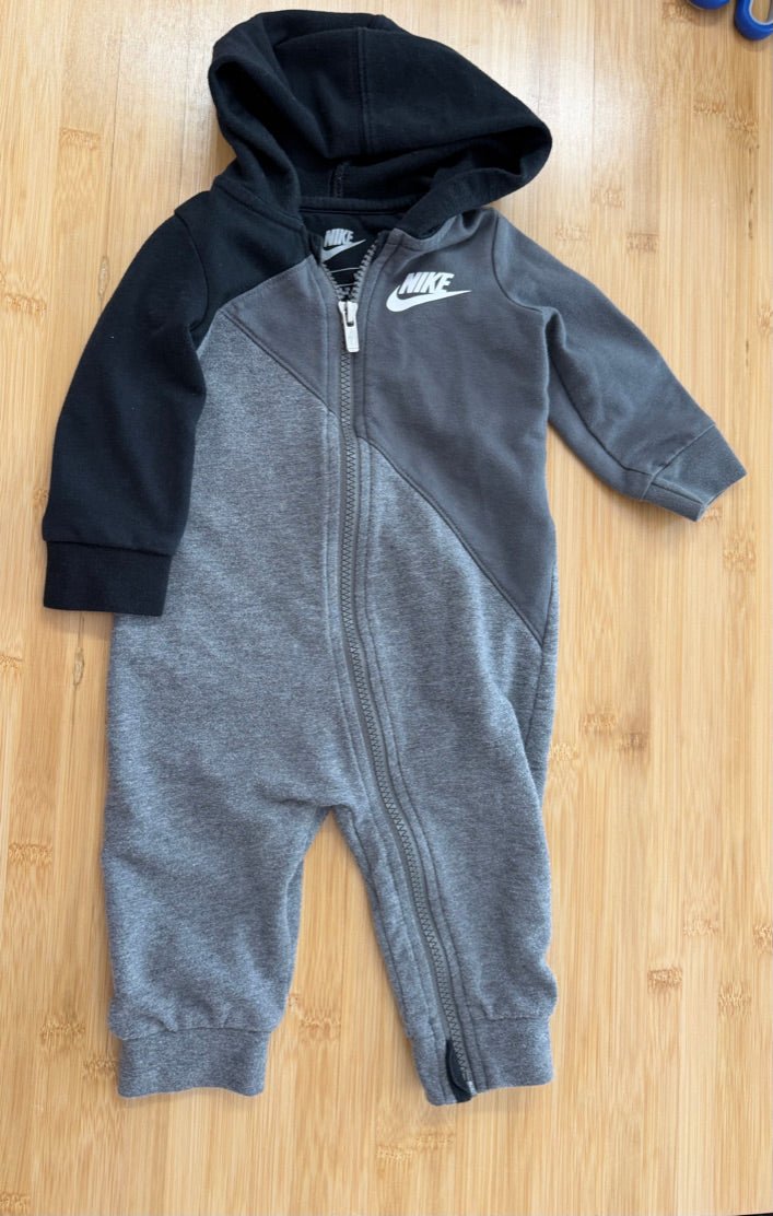 Nike Hooded Romper – 9M | Two-Tone Grey & Black