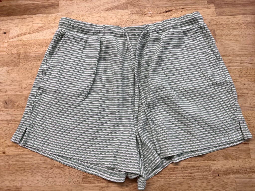 Voglo Maternity Waffle Knit Shorts – Size XL - Nest and Sprout - Consignment