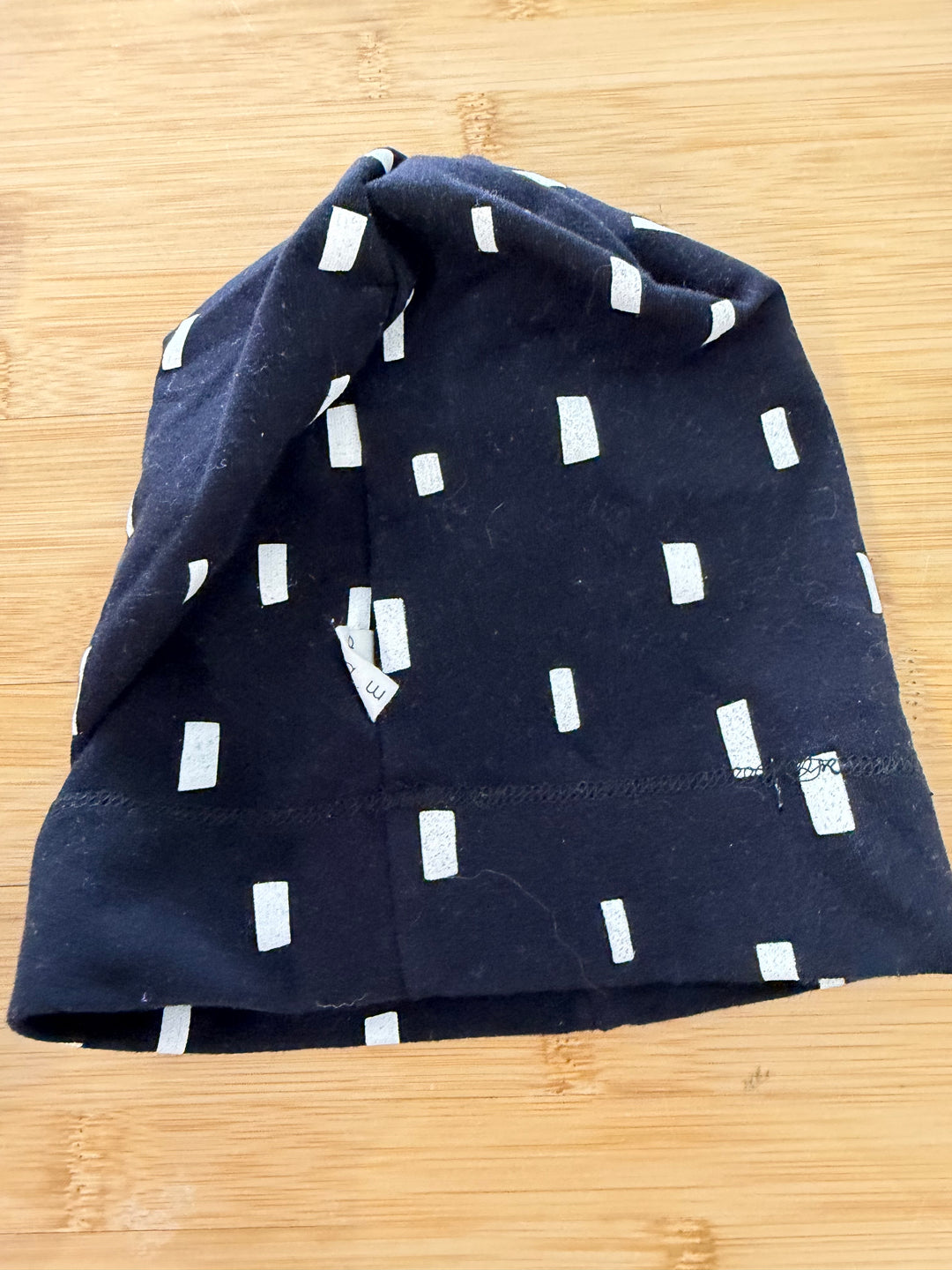 Miles Baby Black & White Beanie – 18–24M
